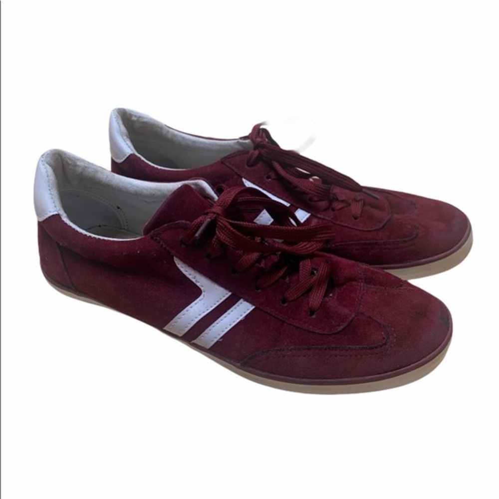 EverLast maroon colored sneaker